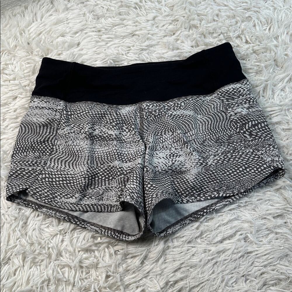 Lululemon Run Times Short II *4" Swerve Vapor Metal Grey / Black
